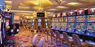 MSC live blackjack table streamed to mobile phone via batamtoto login app